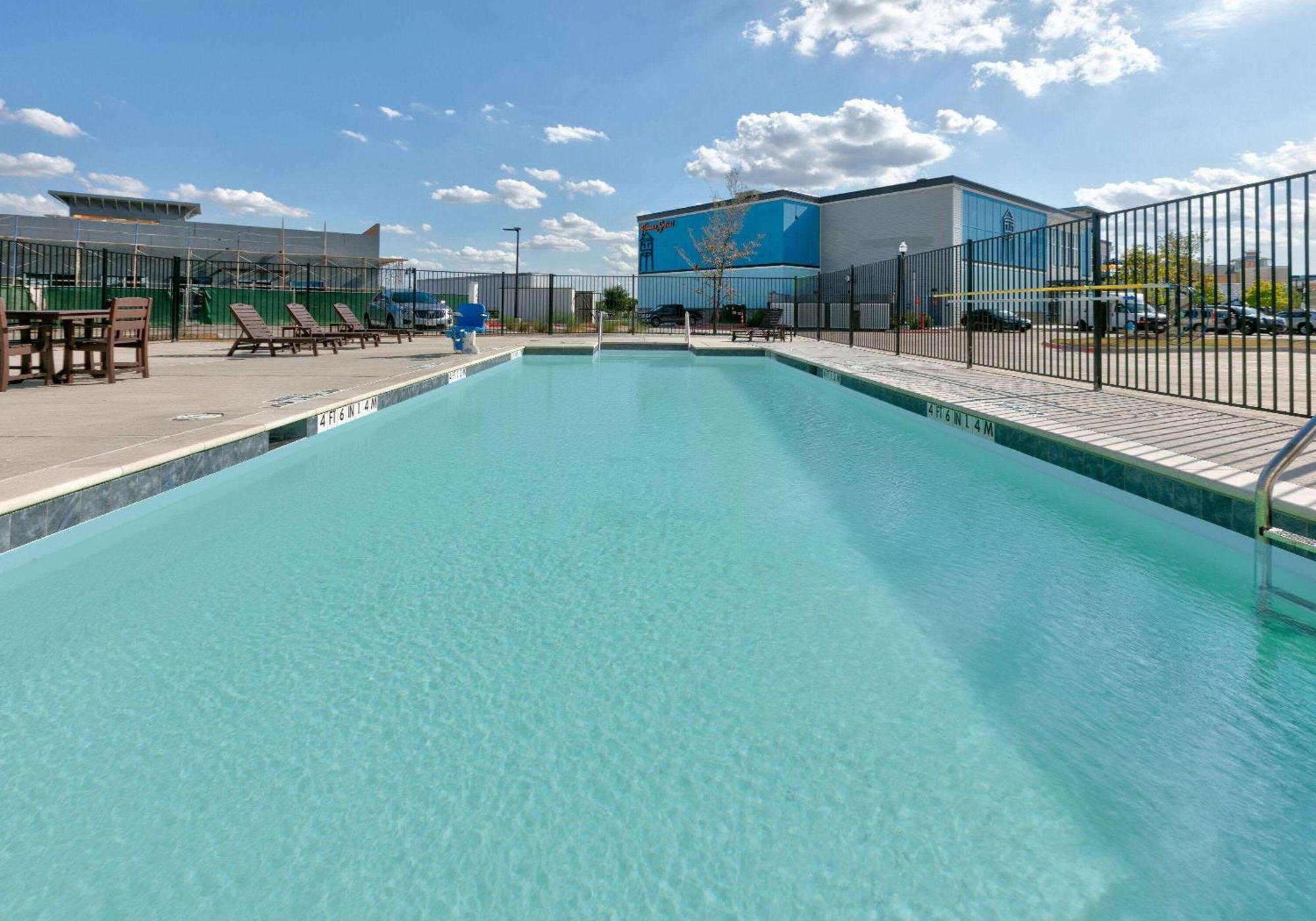 The Elm, A Ramada By Wyndham Hotel Little Elm Exterior photo